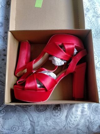 Zapatos de tacón (Talla 39)