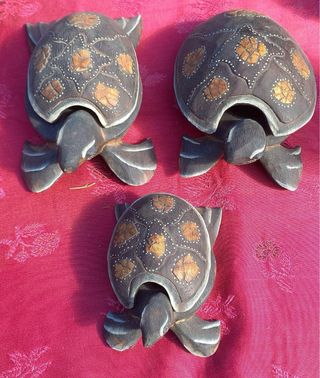 3 Tartarugas cinzeiro em madeira