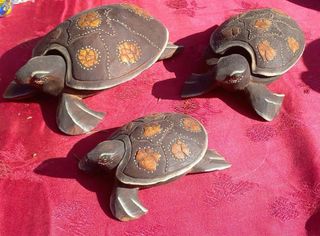 3 Tartarugas cinzeiro em madeira