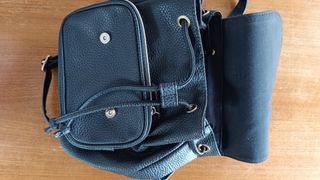 Mochila cuero negra