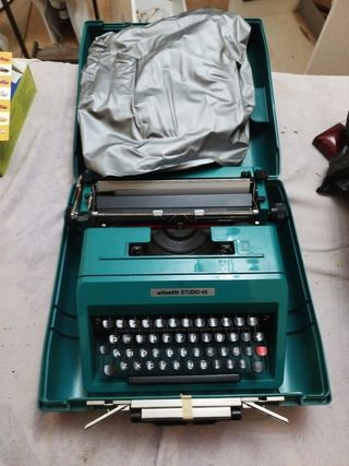 Maquina de escribir antigua