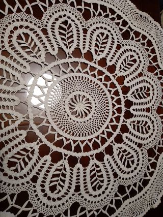 Tapete de hilo para mesa de camilla