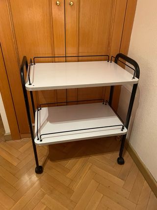Mesa estantería con ruedas