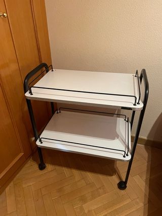Mesa estantería con ruedas