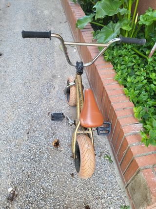 Mini BMX Bicicleta de trucos sin frenos