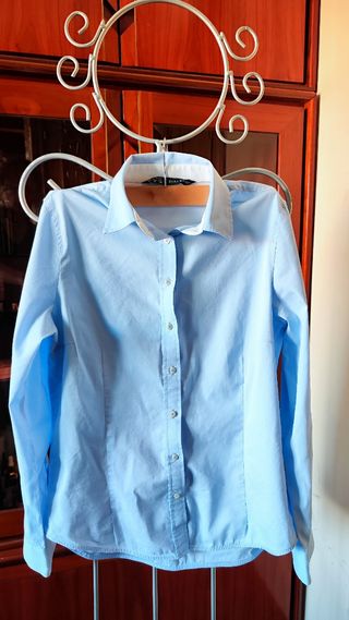Blusa celeste Zara "M" como nuevo