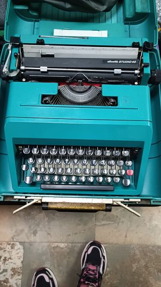 Maquina escribir Olivetti Studio 45