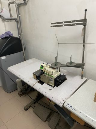 Maquina de coser JUKI