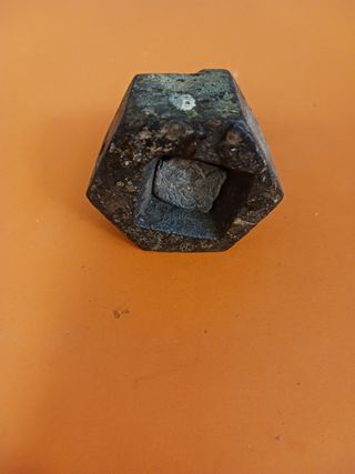 Antigua pesa ponderal 200gr, de hierro