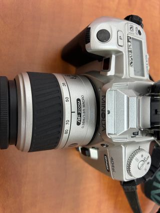 Cámara de fotos Reflex Minolta 404si