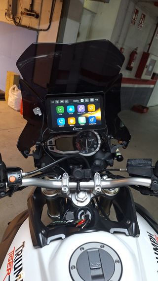 motocicleta Triumph tiger 800