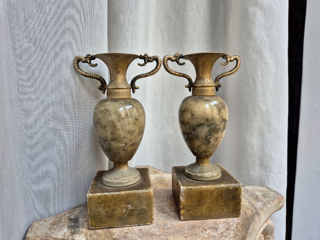 Mini anfore antiche in pietra