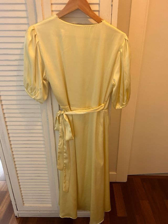 Vestido Satinado Amarillo Zara VESTIDO MIDI SATINADO AMARILLO,ZARA