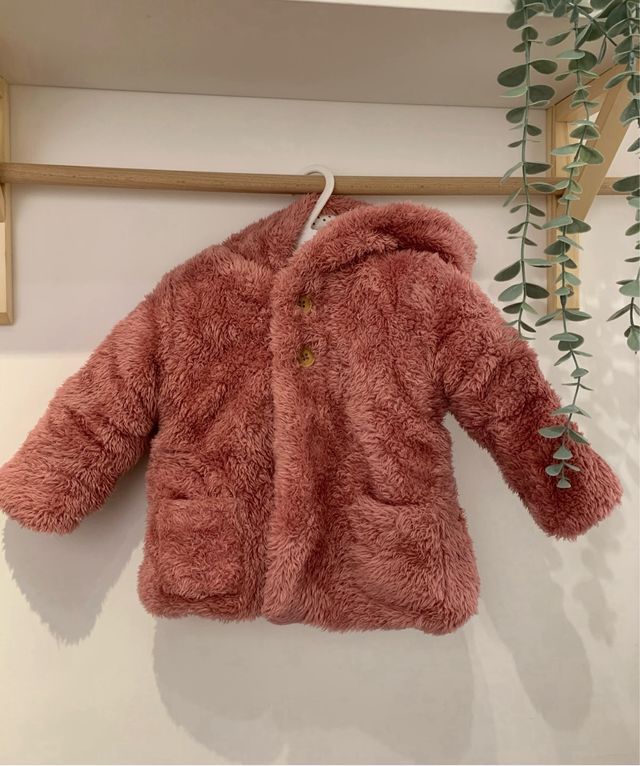 Abrigo estilo visón de la marca Losan 6-9m de segunda mano por 12