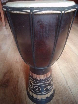 Bongo in legno per in ottime condizioni