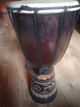 Bongo in legno per in ottime condizioni