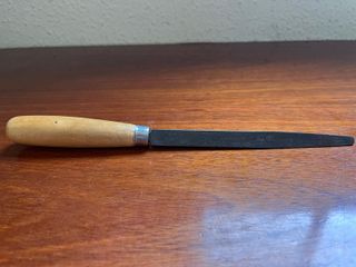 LIMA METÁLICA TRIANGULAR MANGO MADERA