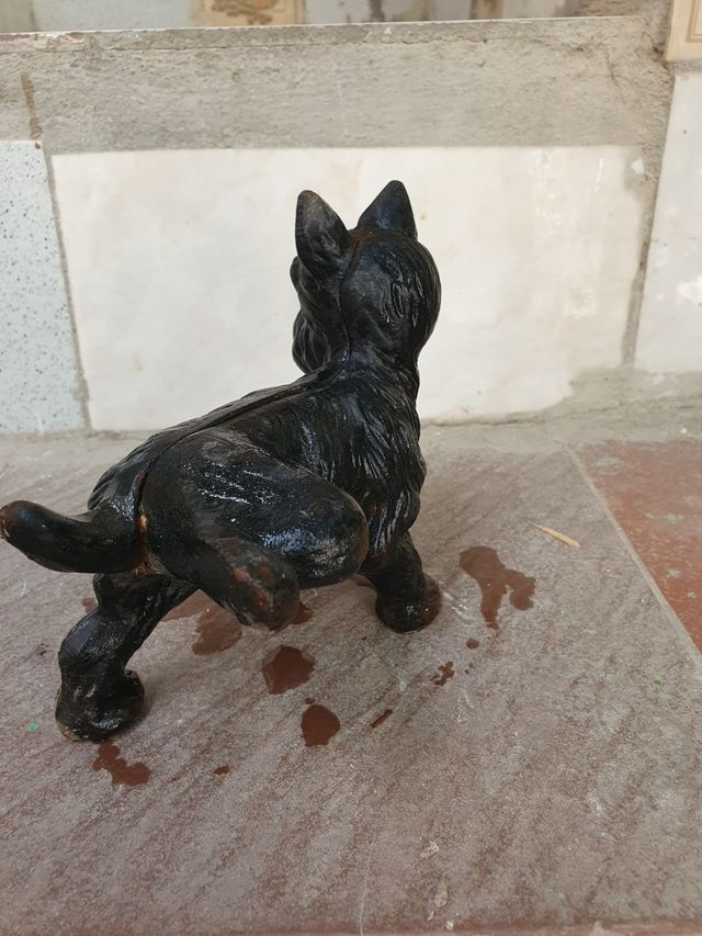 Escultura de perro Westy hierro