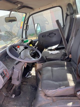 63 DESPIECE COMPLETO NISSAN CABSTAR BD30T