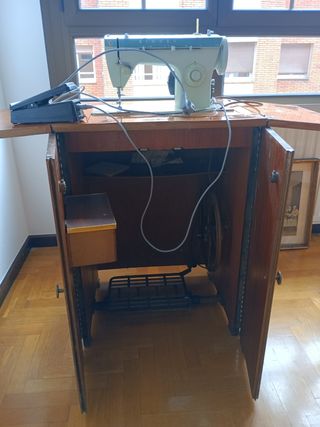 Máquina de coser Singer 258