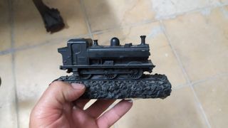 Tren de adorno antiguo 