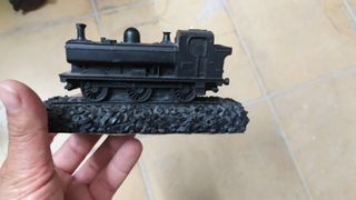 Tren de adorno antiguo 