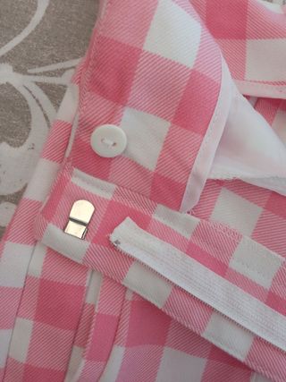 Pantalón de Zara.