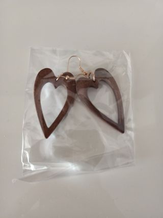 9 PARES DE PENDIENTES.