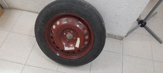 Rueda de coche nueva