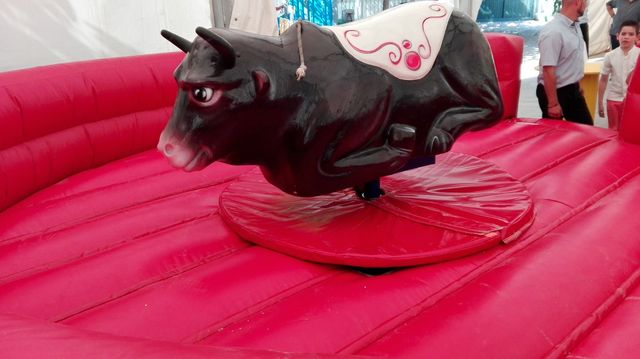 Alquiler toro mecánico