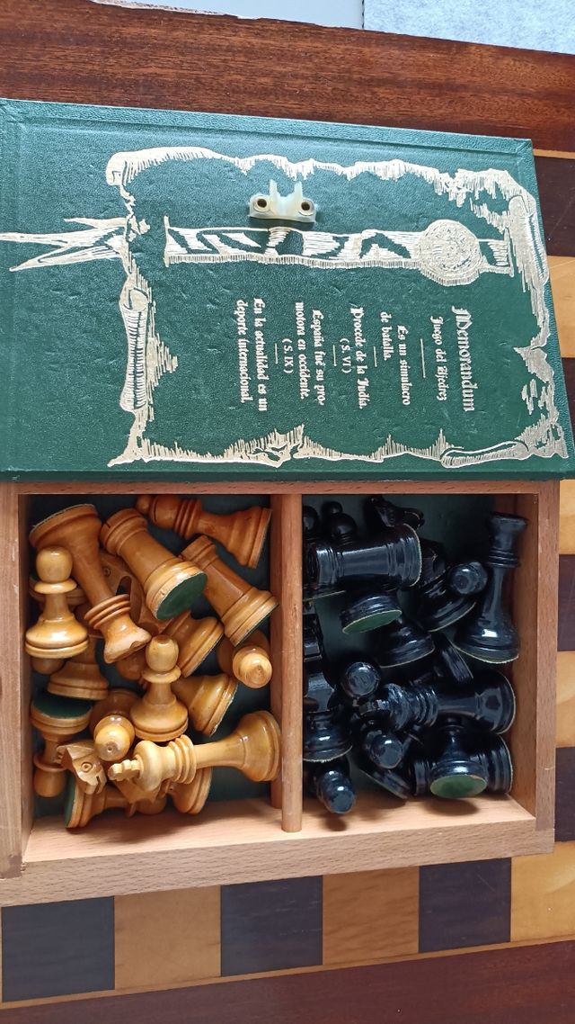 Precioso Ajedrez de madera