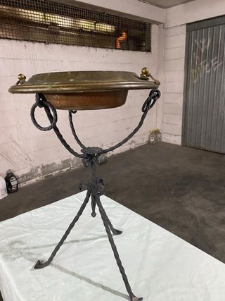Braciere e base di ferro battuto