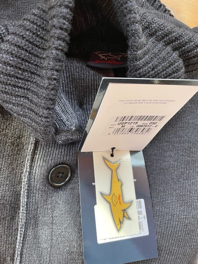 Cardigan Paul & Shark