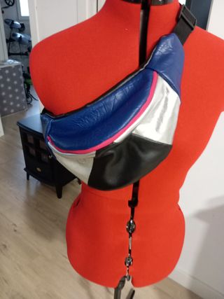 Riñonera hecha mano de retales polipiel