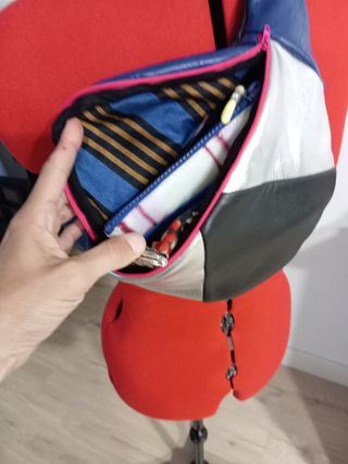 Riñonera hecha mano de retales polipiel