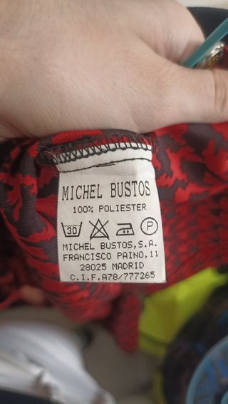 Camisa rojo y negro Michel Bustos 