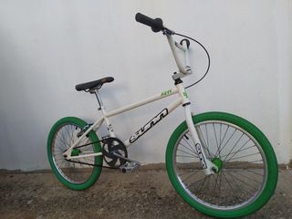 Bicicleta bmx antigua SUNN BLUDD