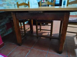 Mesa cocina y sillas