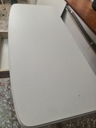 Mesa plegable blanca