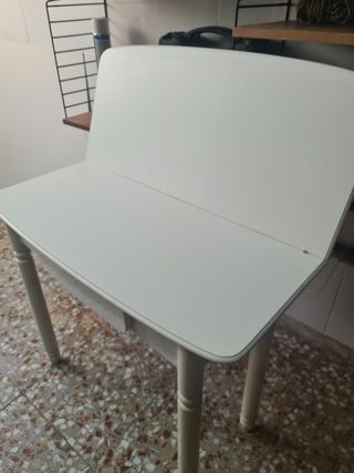 Mesa plegable blanca