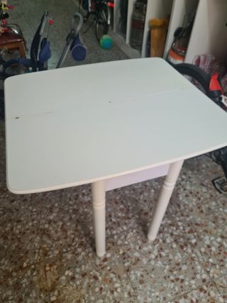 Mesa plegable blanca