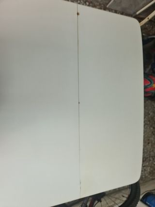 Mesa plegable blanca