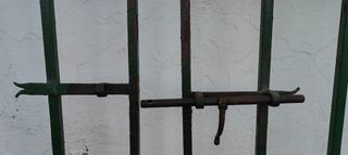 Puerta garaje hierro 2 hojas 