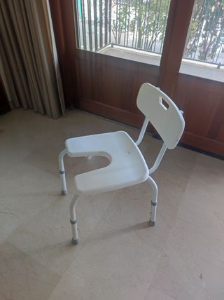 Silla ortopédica especial para duchas