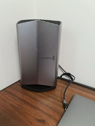 Blackmagic eGPU RX580 | ヤマダウェブコム