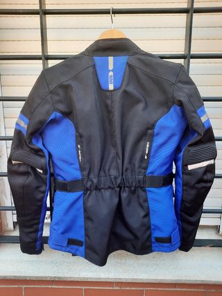 Chaqueta moto.