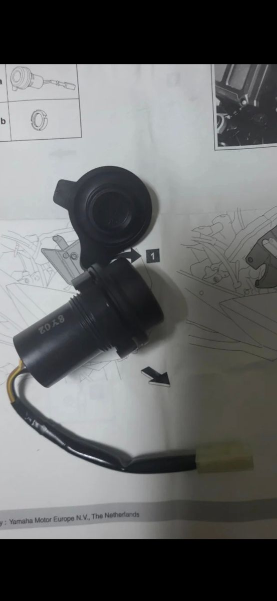 YAMAHA TRAZER 900 TOMA 12V