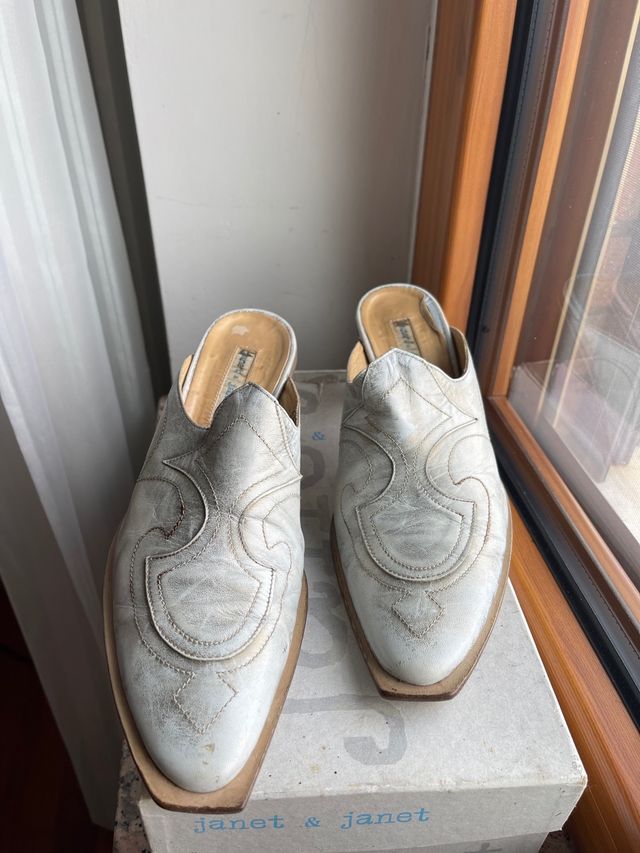 Sabot - Janet & Janet - 40