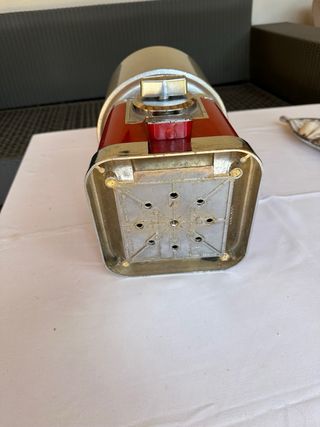 Maquina  antigua expendedora de chicles Beaver .
