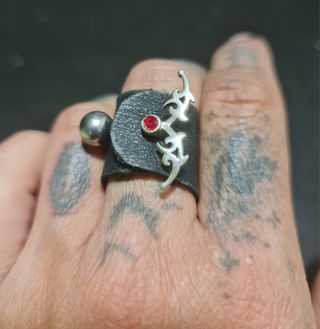Anillos de plat y cuero vikingo celta